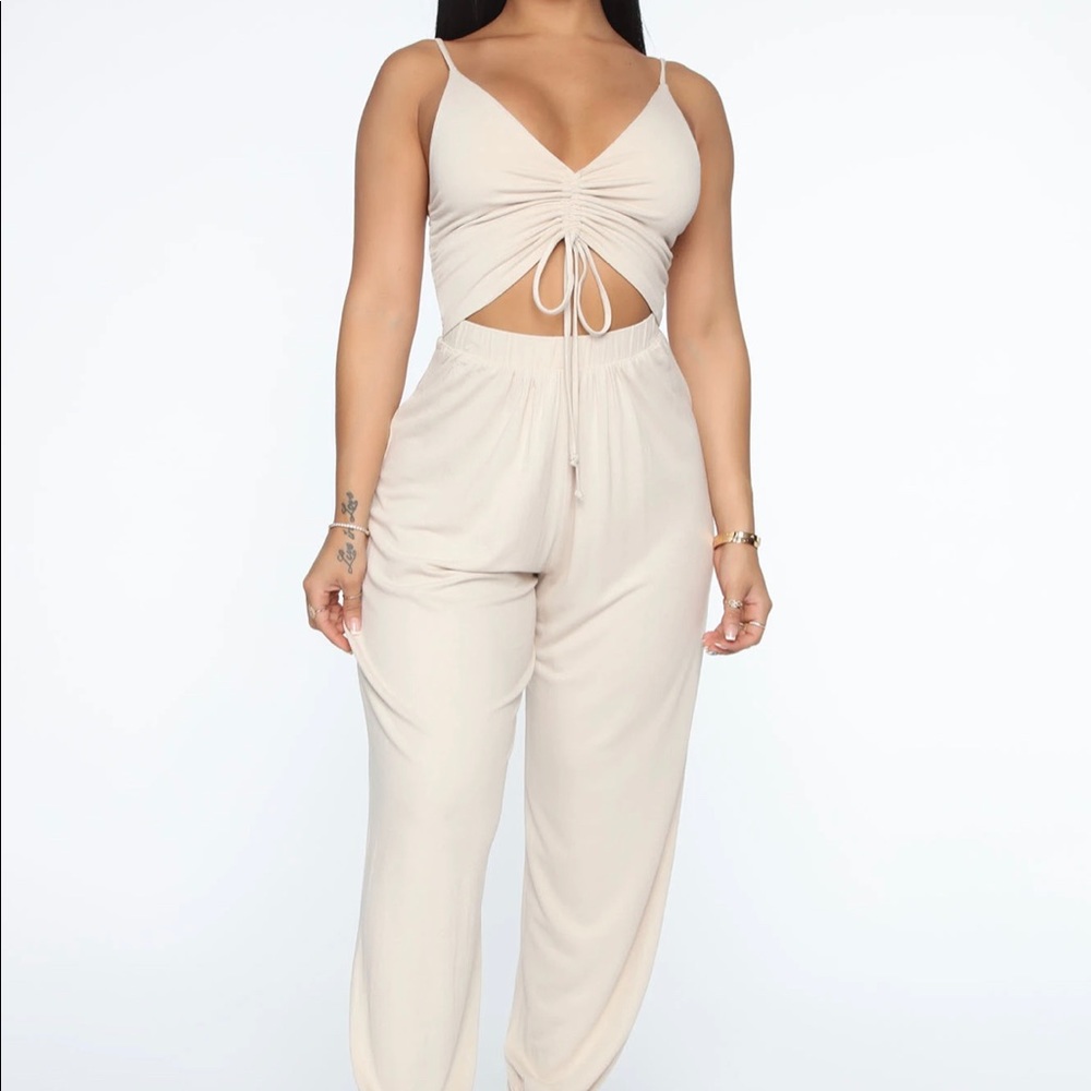Fashion nova jumpsuit